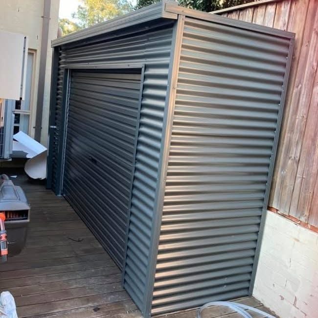 Smartlocker storage shed